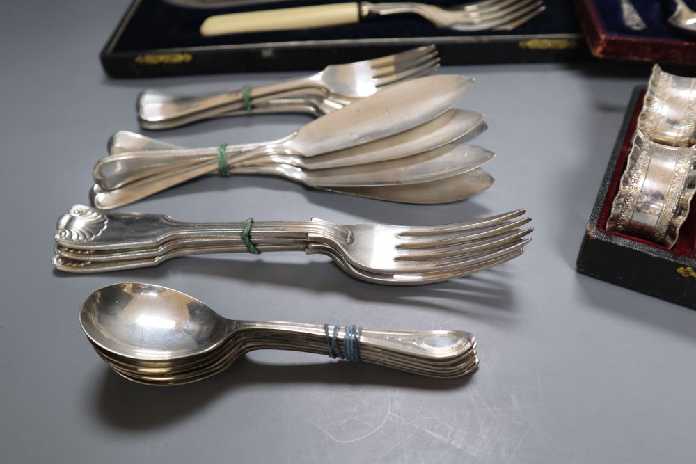 Silver plated ware, including a cased set of six napkin rings